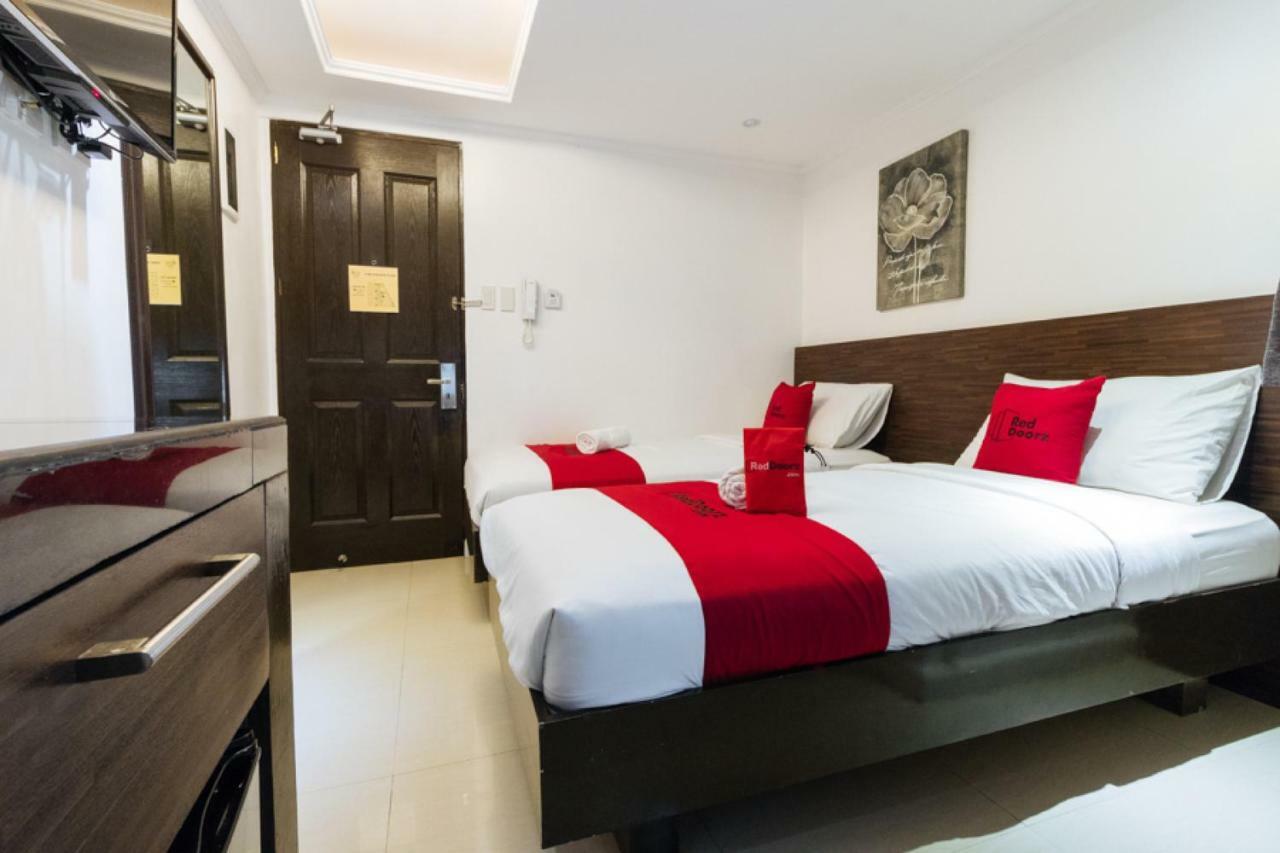 Reddoorz Plus @ Poblacion Makati Makati City Exterior photo