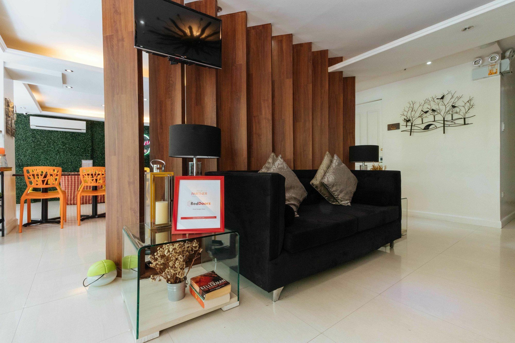 Reddoorz Plus @ Poblacion Makati Makati City Exterior photo